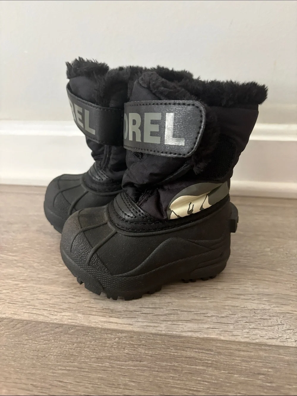 Kids black Sorel boots